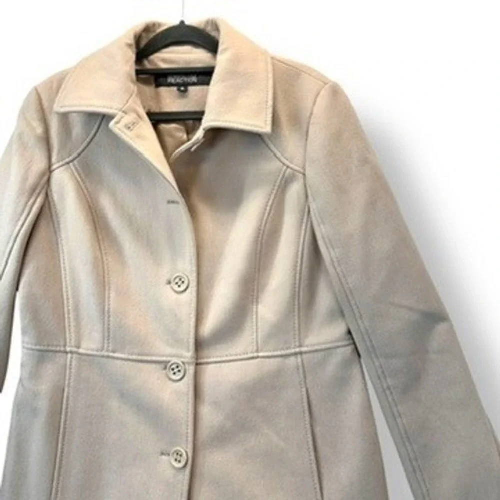 Kenneth Cole Reaction Tan Coat Women's Size 8 Button Front Knee Length - Picture 10 of 13